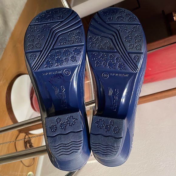 ☔️🌧️Dansko Pixie Blue Floral Molded Waterproof & Slip Resistant - Picture 6 of 8